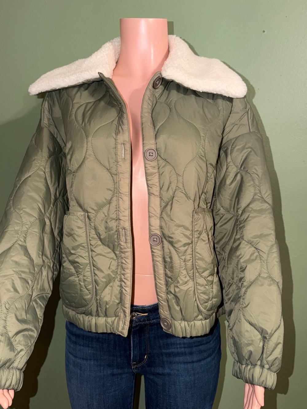 Universal Thread Olive Green Quilted Puffer Jacket with White Sherpa Collar